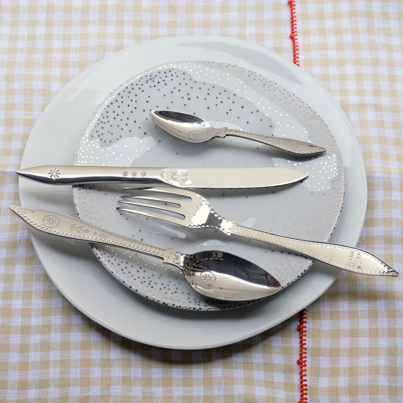 PUNCHED CUTLERY