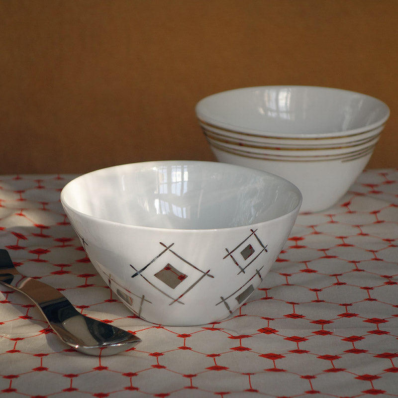 FAMISHED BOWL, platinum Quinte Flush
