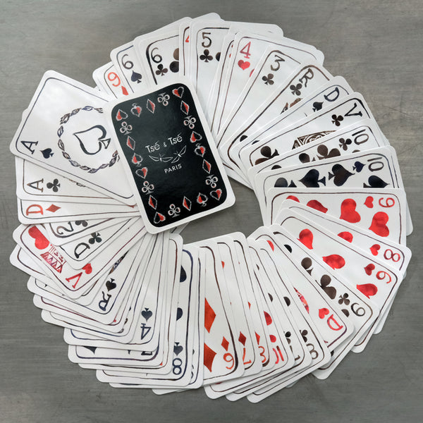 54 CARTES À LA MAIN